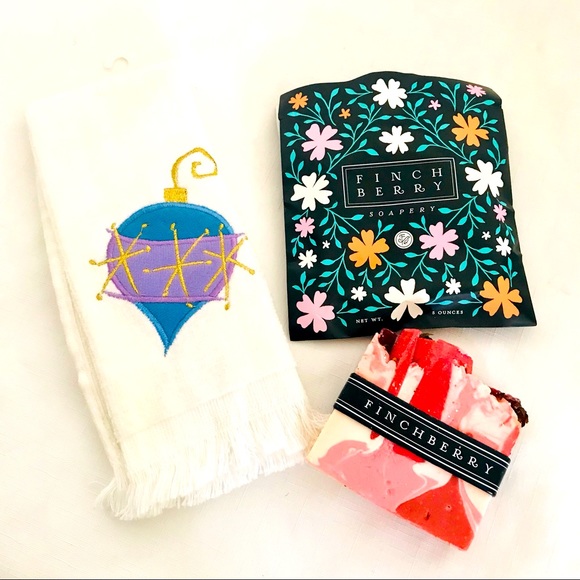 FINCHBERRY Other - FINCHBERRY~Soapery & Holiday Hand Towel / New / Host Pick